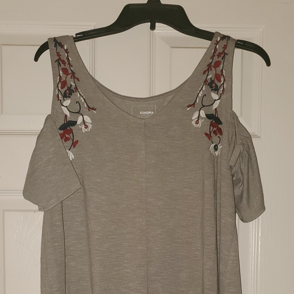 NWOT Cold Shoulder Dress